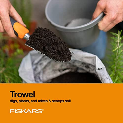 Fiskars 3-in-1 Garden Tool Set, Includes Trowel, Transplanter, and Cultivator for Outdoor Gardening, Ergonomic Yard Tool Kit - 10