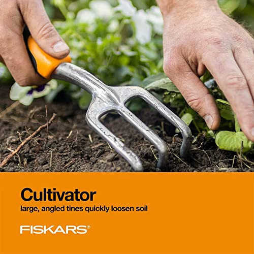 Fiskars 3-in-1 Garden Tool Set, Includes Trowel, Transplanter, and Cultivator for Outdoor Gardening, Ergonomic Yard Tool Kit - 11