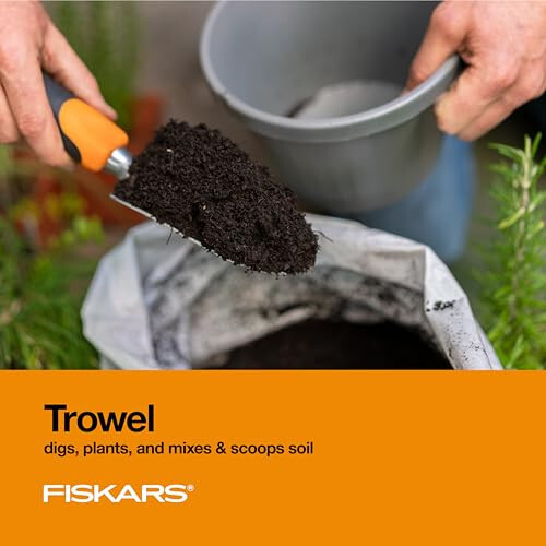 Fiskars 3-in-1 Garden Tool Set, Includes Trowel, Transplanter, and Cultivator for Outdoor Gardening, Ergonomic Yard Tool Kit - 3