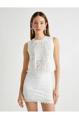 Fisto Bluz Kolsuz Yuvarlak Yaka Arkası Düğme Detaylı - White - 3