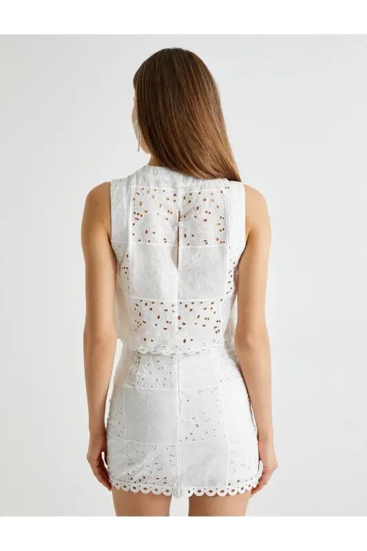 Fisto Bluz Kolsuz Yuvarlak Yaka Arkası Düğme Detaylı - White - 4