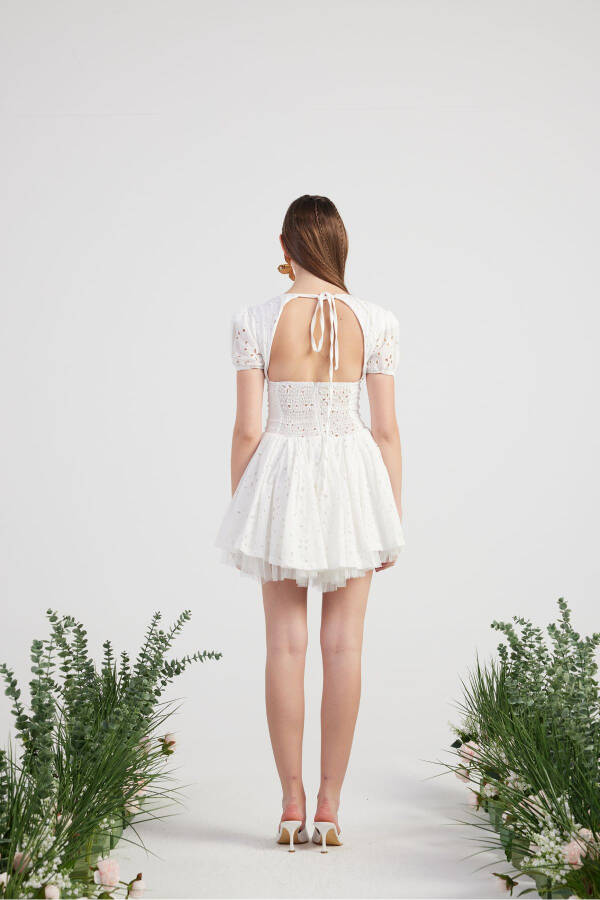 Fistula tutu detalli mini Tina ko'ylak oq - 5