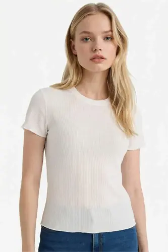 Fitted Crew Neck Fitted Cashmere Short Sleeve T-Shirt Off White - 1