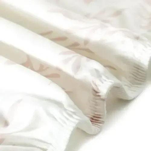 Fitted Pack n Play choyshablar to'plami 2 dona, cho'ziluvchan ultra yumshoq Jersi Knit Portable/Mini karavot choyshablari qizlar uchun, Pack N Plays uchun universal mos, xavfsiz va qulay, chaqaloq uchun chiroyli gullar va hasharotlar naqshlari - 6