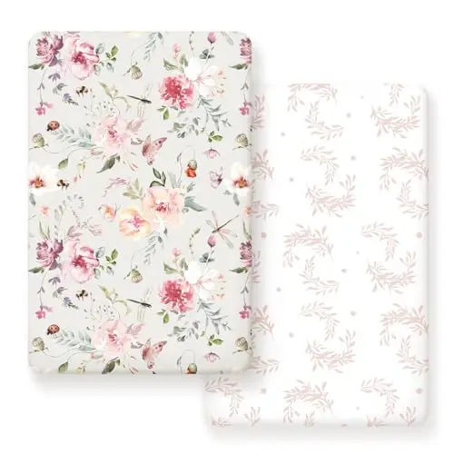 Fitted Pack n Play choyshablar to'plami 2 dona, cho'ziluvchan ultra yumshoq Jersi Knit Portable/Mini karavot choyshablari qizlar uchun, Pack N Plays uchun universal mos, xavfsiz va qulay, chaqaloq uchun chiroyli gullar va hasharotlar naqshlari - 1