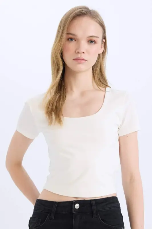 Fitted U-Neck Short Sleeve T-Shirt Broken White - 1