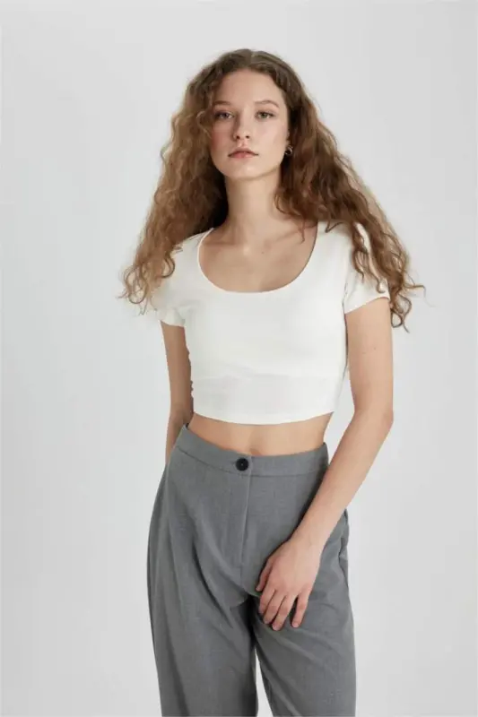 Fitted U-Neck Short Sleeve T-Shirt Broken White - 4
