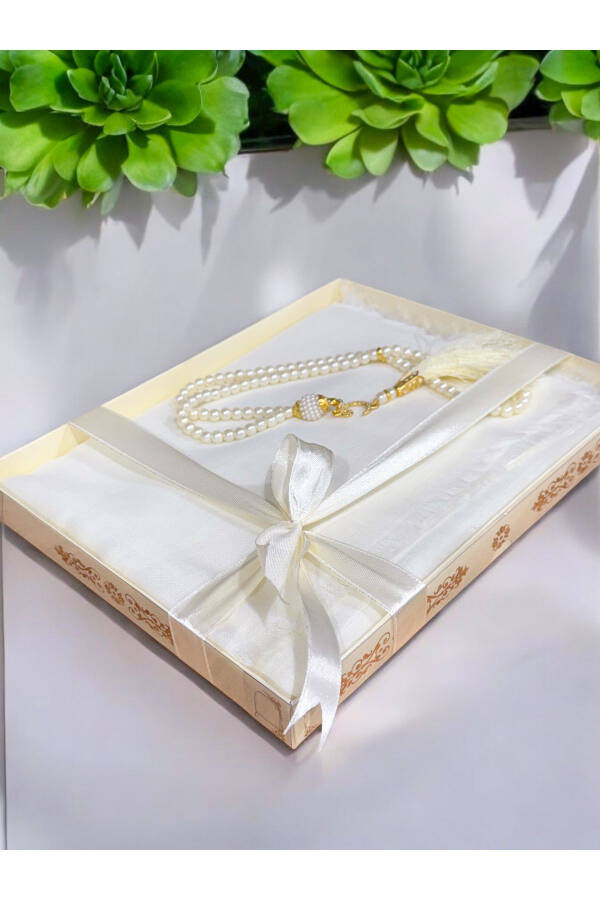 Hediyelik, Çeyizlik, Mevlütlük, Bohçalık ,Gelin Bohçası Flamlı Namaz Örtüsü Tesbih Seti-KREM - 1