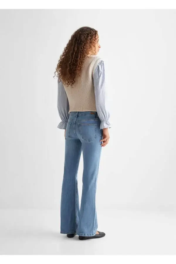 Flared Jeans - 4