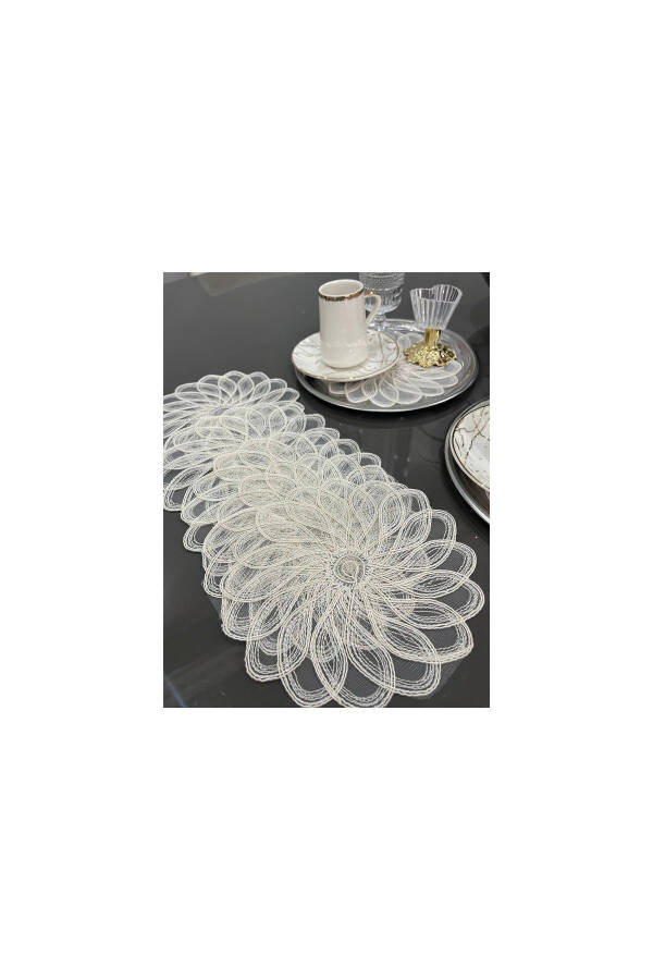 Flora Pattern Decorative Guipure Lace 6-Piece Coffee Cocktail Serving Napkin - 5