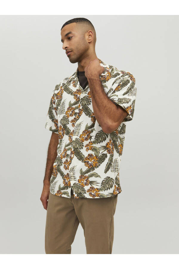 Floral short-sleeved shirt - 1