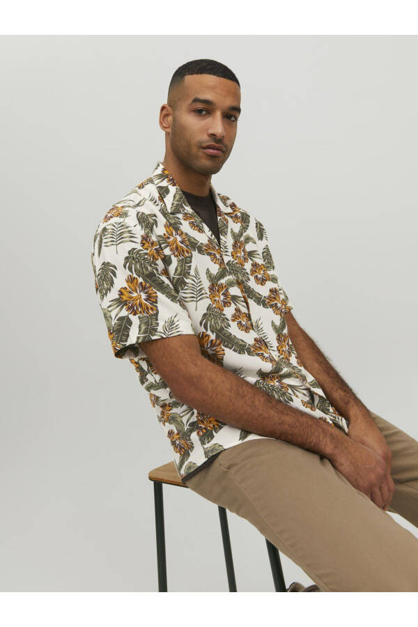 Floral short-sleeved shirt - 4