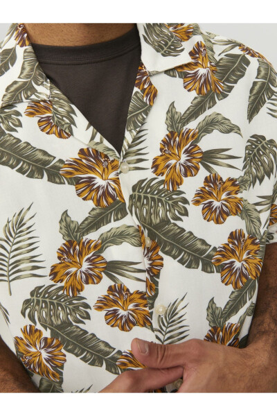 Floral short-sleeved shirt - 8