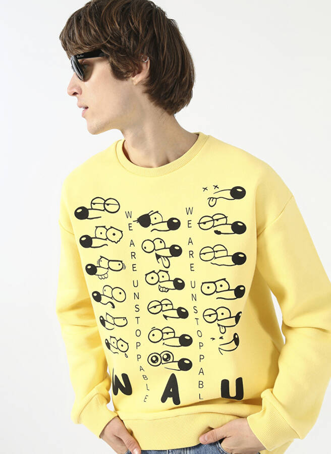 Fluffy Crew Neck Oversized Printed Light Yellow Men's Fleece Sweatshirt - 4