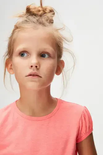 Фосфорная фуксия, базовая футболка с круглым вырезом и короткими рукавами-фонариками для девочек – NEON FUCHSIA - 4