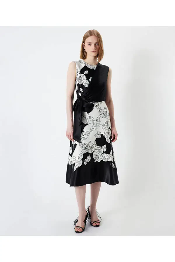 Front Tie Printed Dress - 4