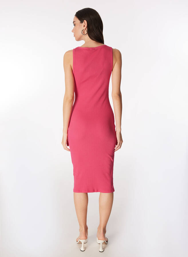 Fuchsia midi dress with ribbed crew neck and turtleneck. - 5