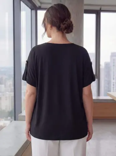 Футболка большого размера с деталями на рукавах и принтом, черный цвет - 4