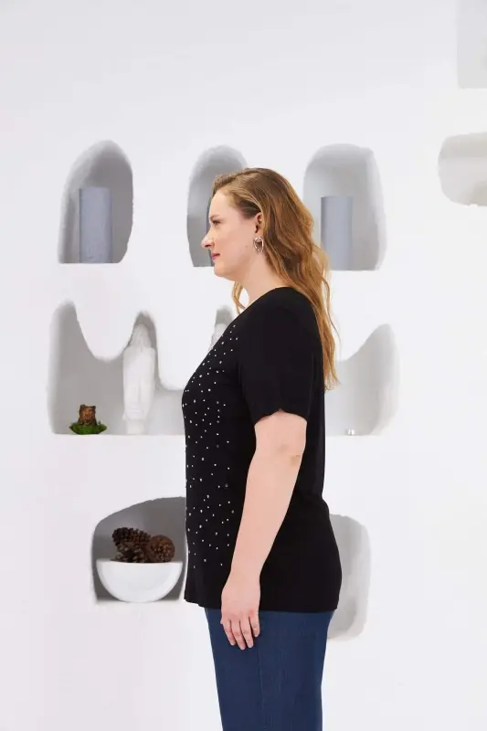 Футболка большого размера с круглым вырезом и каменной отделкой, черная - 3