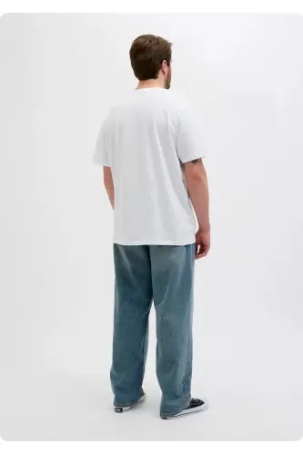 ФУТБОЛКА JACK&JONES 12158505 С НАДПИСЬЮ НА ЛЕВОЙ СТОРОНЕ ГРУДИ, БОЛЬШОГО РАЗМЕРА, С КОРОТКИМ РУКАВОМ - БЕЛАЯ - JACK & JONES (1)