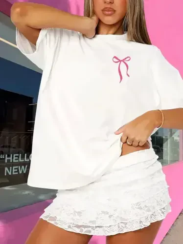 Футболка оверсайз с круглым вырезом и принтом в виде бантика - Белая - 4