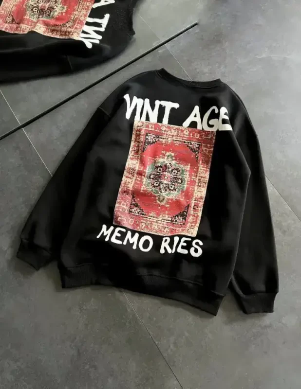 Футболка Oversize с круглым вырезом и принтом из трех нитей - черная - 1