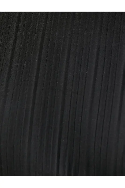 Футболка плиссе, с коротким рукавом, с круглым вырезом - черная - 6