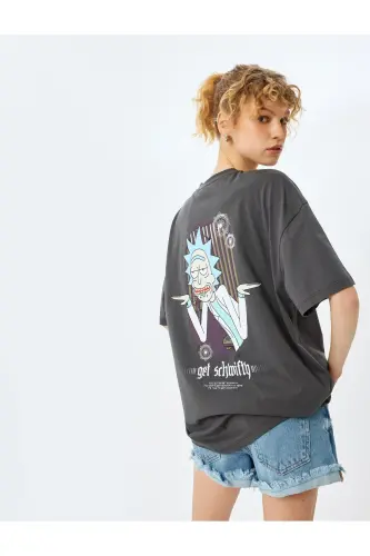 Футболка Rick And Morty с лицензионным принтом на спине, оверсайз - 1