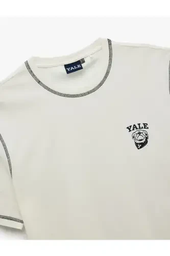 Футболка с короткими рукавами, из хлопка, стандартного кроя, с декоративной строчкой, вырез лодочкой. - 5