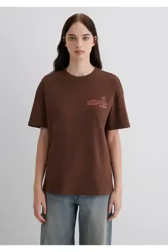 Футболка с принтом коричневого цвета Loose Fit / Большой комфорт - 5