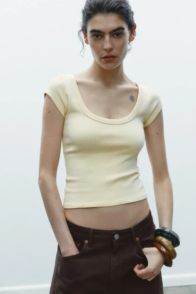 ФУТБОЛКА С ВЕЛОСИПЕДНЫМ ВЫРЕЗОМ-Масло - MODAZONE (1)