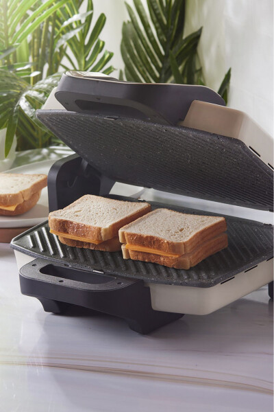 Future Essential Toaster Matte Cream 1800 W - 9