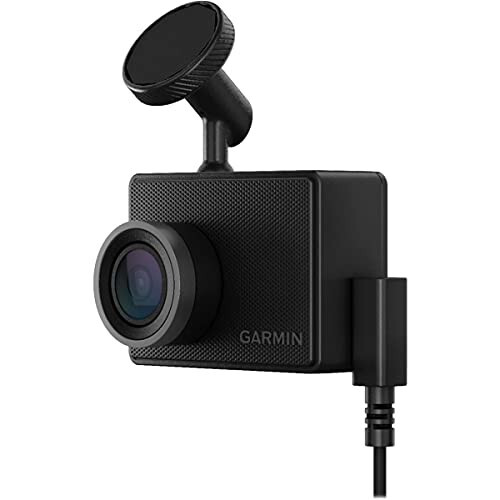 Garmin Dash Cam 57, 1440p va 140 daraja ko'rish burchagi, Yangi ulangan xususiyatlar bilan transport vositangizni uzoqdan kuzatib boring, Ovozli boshqarish, ixcham va sezilmaydigan, Xotira kartasi kiritilgan - 4