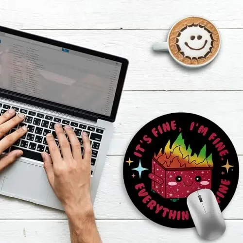 Gctriki Dumpster on Fire Mouse Pad, Stol uchun yoqimli yumaloq sichqonchani yostiqchalari, noutbuk o'yinlari uchun kulgili qizil axlat qutisi sichqonchasi, tikilgan chekka sirpanmaydigan kauchuk taglik, ayollar uchun yoqimli ofis stoli aksessuarlari dekorasi - 3