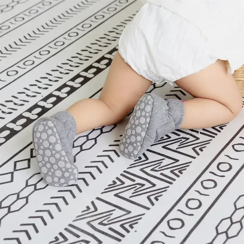 GDSDYM Baby Booties Cozy Fleece Slippers Soft Baby Shoes With Gripper Soles, Winter Warm Infant Newborn Crib Sock Shoes First Walkers - 2