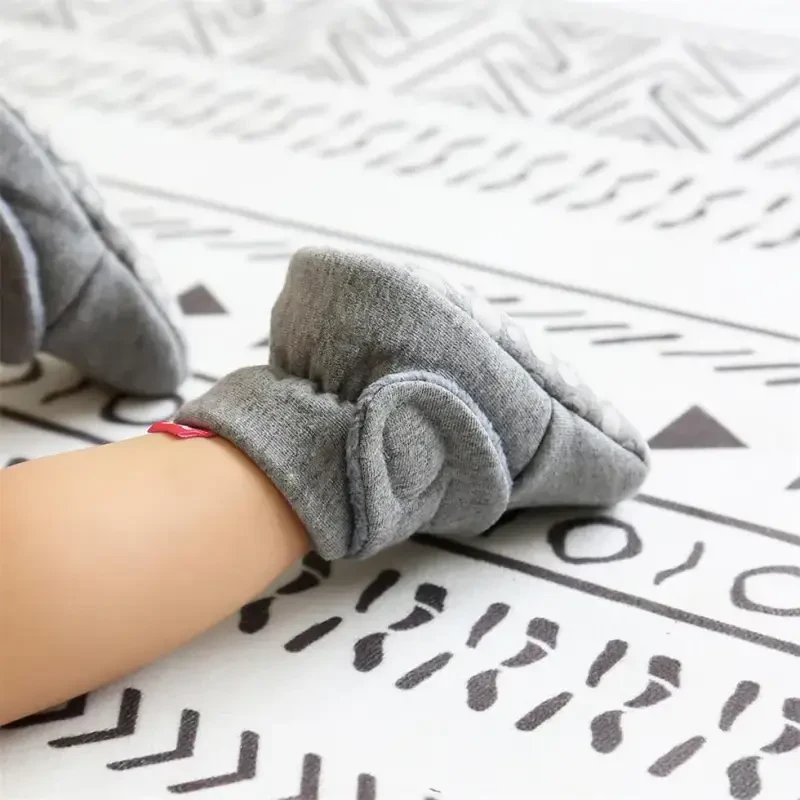 GDSDYM Baby Booties Cozy Fleece Slippers Soft Baby Shoes With Gripper Soles, Winter Warm Infant Newborn Crib Sock Shoes First Walkers - 3