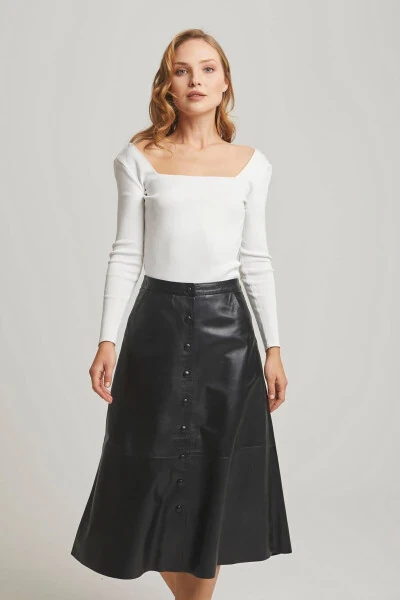 Genuine leather A-line skirt, black, unlined, front button closure. - DERIDERIM