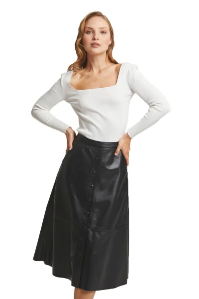 Genuine leather A-line skirt, black, unlined, front button closure. - DERIDERIM (1)