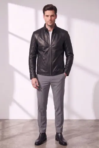 Genuine leather men's jacket with black jade collar buckle. - 5