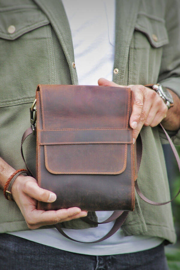 Genuine Leather Shoulder Bag / Messenger Bag / Unisex - 5