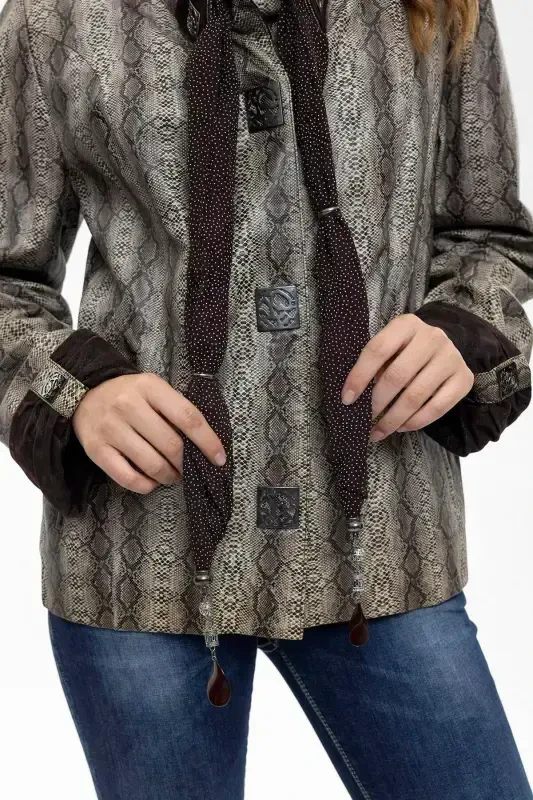 Genuine leather women's jacket with Silvia scarf, Python print and snap closure. - 4