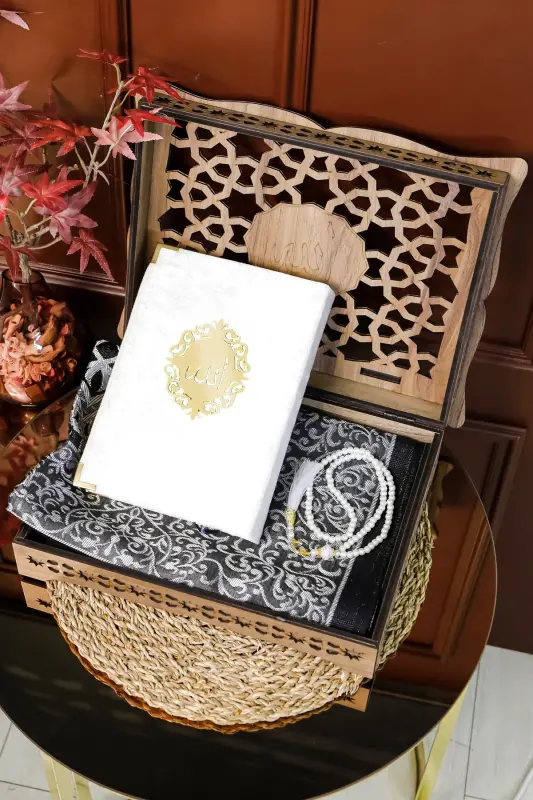 Gift Qur'an Set With Wooden Quran Stand Velvet Qur'an Pearl Tasbih Prayer Mat Set - HAC UMRE HEDIYELIK