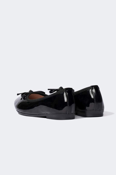 Girls' Black Patent Leather Ballerinas - 5