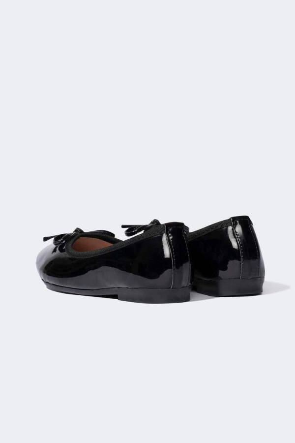 Girls' Black Patent Leather Ballerinas - 5