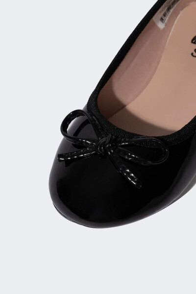 Girls' Black Patent Leather Ballerinas - 7