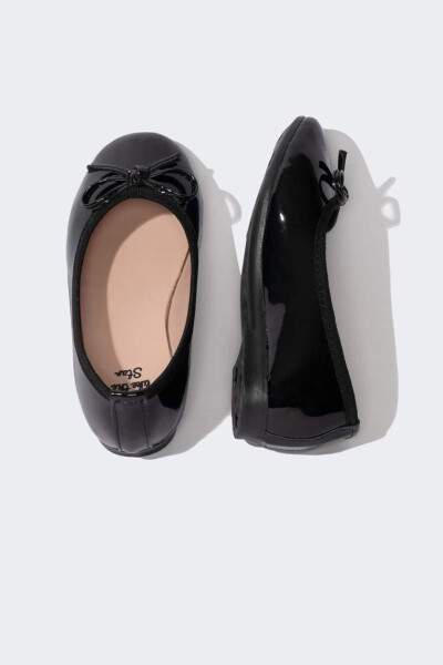 Girls' Black Patent Leather Ballerinas - 8