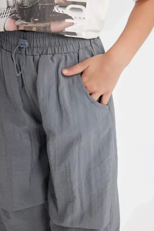 Girls Parachute Jogger Pants D0646A824SM - 5