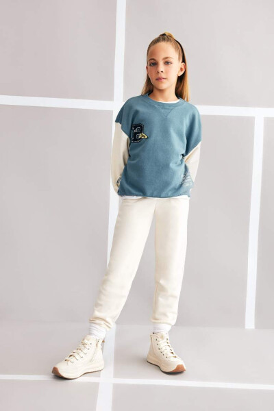 Girl's Relaxed Fit Crew Neck Printed Sweatshirt in Blue - 2