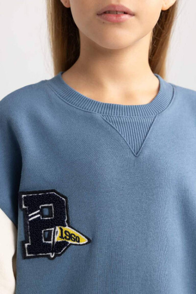 Girl's Relaxed Fit Crew Neck Printed Sweatshirt in Blue - 8