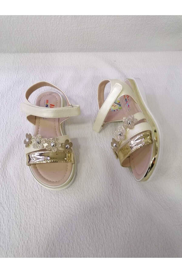 Girls' Sandal with Glittery Flowers and Padded Sole - 4